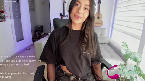 Snapshot of im_mariana chatting on 01.11.25 im_mariana online show from 01.11.25