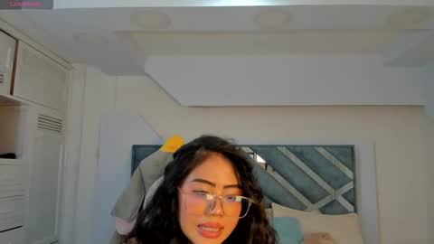 Snapshot of im_miila chatting on 09.16.25 Mila online show from 09.16.25