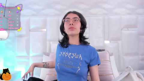 Moly  online show from 10.26.25