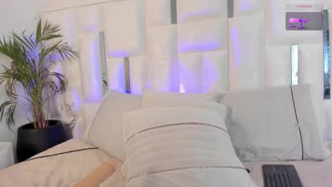 Nika online show from 11.21.25