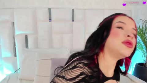 Snapshot of im_nika_ chatting on 04.19.26 Nika online show from 04.19.26