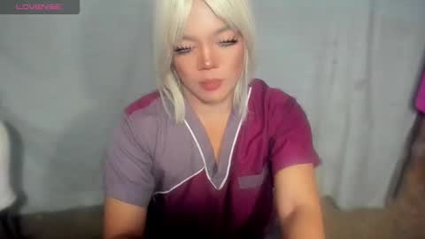 ella may online show from 10.09.25