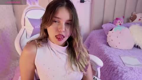 Snapshot of imlarisamaia chatting on 09.08.25 Larisa online show from 09.08.25