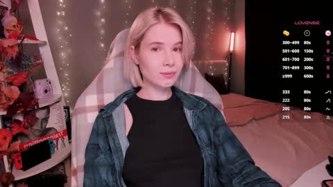 Mia online show from 11.23.25