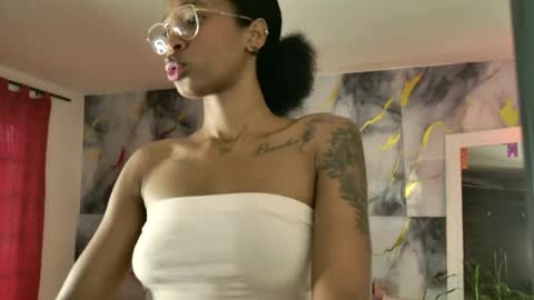 Snapshot of imselma chatting on 06.20.26 Ill take a break see you later to light candles online show from 06.20.26