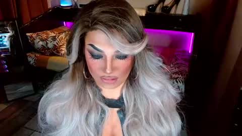 QUEEN MADI  online show from 06.25.26