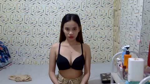 Snapshot of imyourgirl_vanessa26 chatting on 07.14.26 Im sad because im lonely wish help me here online show from 07.14.26