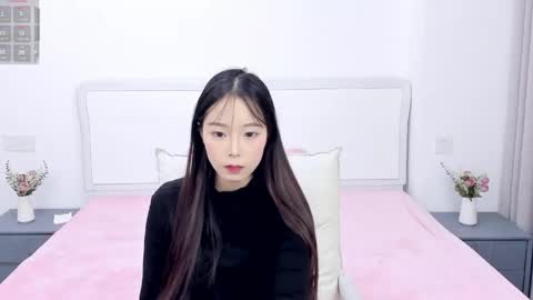 Snapshot of inadaphne chatting on 04.24.26 Ina online show from 04.24.26
