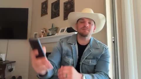 Snapshot of inamate93 chatting on 02.11.26 Inmate1993 online show from 02.11.26