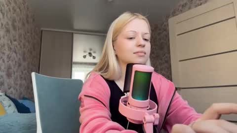 Snapshot of inamillsap chatting on 02.17.26 Lola online show from 02.17.26