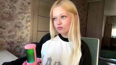 Lola online show from 03.26.26