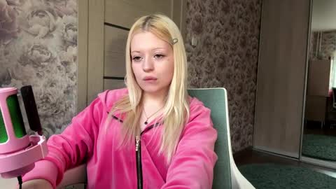 Lola online show from 04.07.26