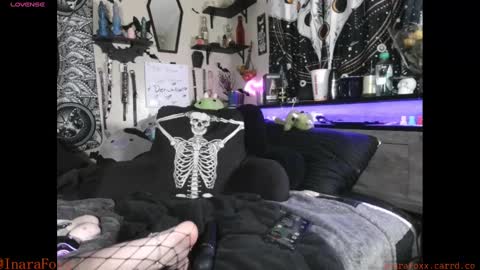 Inarafoxx online show from 02.28.25