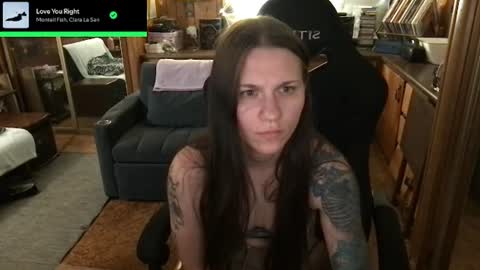 Snapshot of incognitoqueen chatting on 08.03.26 Carter online show from 08.03.26