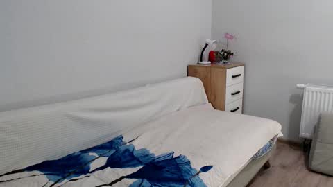 Della online show from 01.21.25