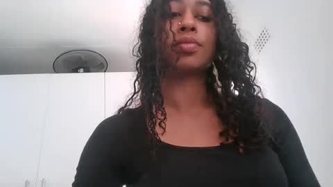 Snapshot of indanbella19 chatting on 06.18.26 indanbella19 online show from 06.18.26
