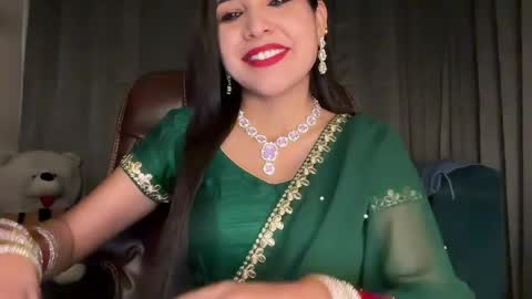 Snapshot of indian_meenakshi_69 chatting on 05.08.26 priya online show from 05.08.26