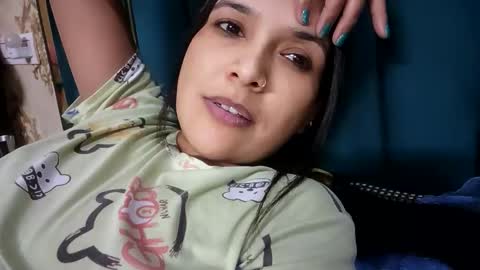 Snapshot of indian_meenakshi_69 chatting on 05.14.26 priya online show from 05.14.26