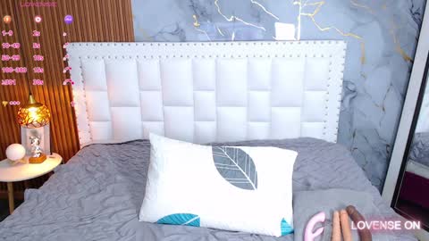 LITTLE AINHOA  online show from 01.23.25