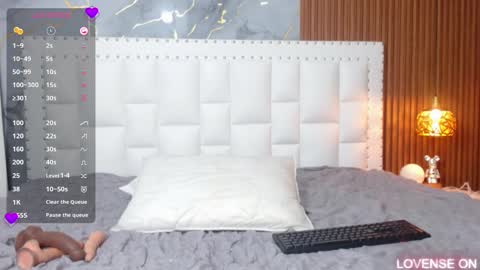 LITTLE AINHOA  online show from 03.08.25