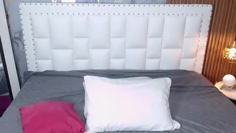 LITTLE AINHOA  online show from 03.12.25