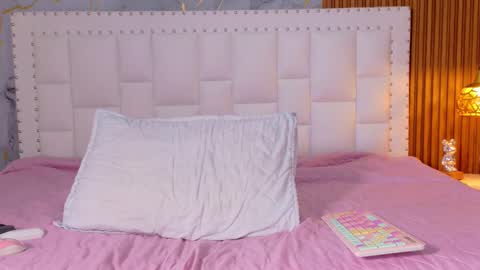 LITTLE AINHOA  online show from 09.13.25