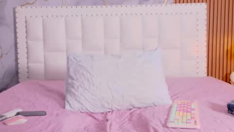 LITTLE AINHOA  online show from 10.23.25