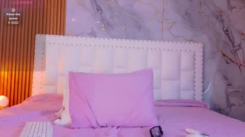 LITTLE AINHOA  online show from 03.02.26