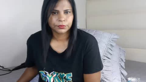 Snapshot of indiandreams_ chatting on 11.17.25 Palavi online show from 11.17.25