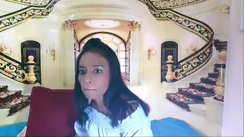 Leah online show from 12.10.24