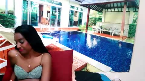 Leah online show from 12.12.24