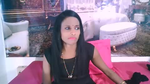 Leah online show from 10.31.25