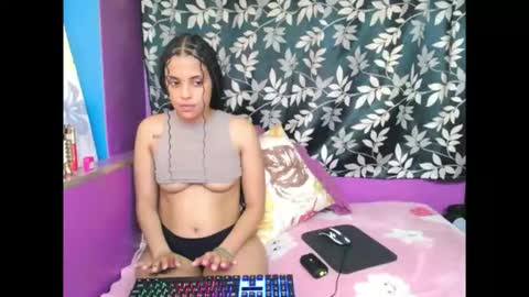 Snapshot of indianmaxine07 chatting on 10.09.25 indianmaxine07 online show from 10.09.25