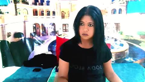 Mika online show from 11.14.25