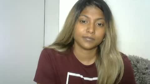 indianqtpie6 online show from 10.19.25