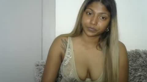 indianqtpie6 online show from 11.03.25