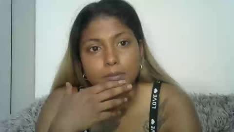 indianqtpie6 online show from 12.15.25