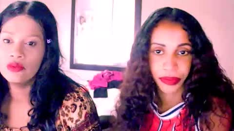 Snapshot of indianqueen5 chatting on 10.20.25 indianqueen5 online show from 10.20.25