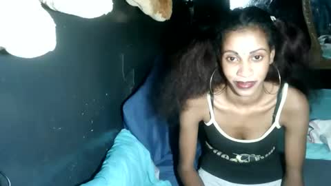 Snapshot of indianqueen5 chatting on 11.13.25 indianqueen5 online show from 11.13.25