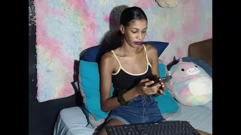 Snapshot of indianqueen5 chatting on 11.29.25 indianqueen5 online show from 11.29.25