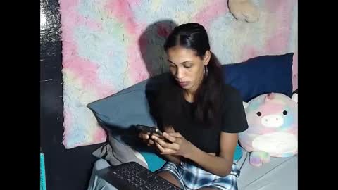 Snapshot of indianqueen5 chatting on 12.01.25 indianqueen5 online show from 12.01.25