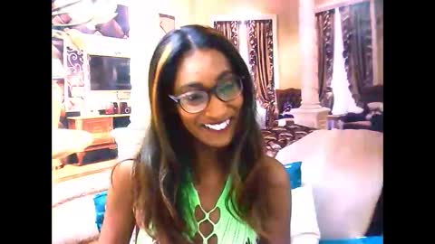 Snapshot of indianrebel4u2luv chatting on 10.21.25 indianrebel4u2luv online show from 10.21.25