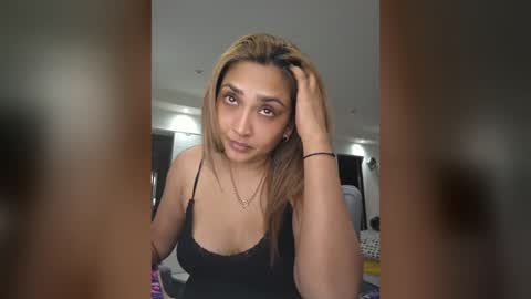 Snapshot of indianromance chatting on 04.15.26 Yazmin online show from 04.15.26