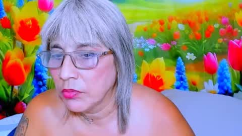 Snapshot of indianroxy27 chatting on 06.17.26 indianroxy27 online show from 06.17.26