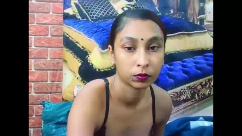 Snapshot of indiansexybutt4u2luv chatting on 06.17.26 indiansexybutt4u2luv online show from 06.17.26
