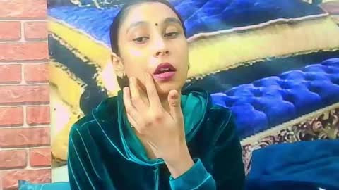 Snapshot of indiansexybutt4u2luv chatting on 06.18.26 indiansexybutt4u2luv online show from 06.18.26