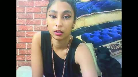 Snapshot of indiansexybutt4u2luv chatting on 06.25.26 indiansexybutt4u2luv online show from 06.25.26