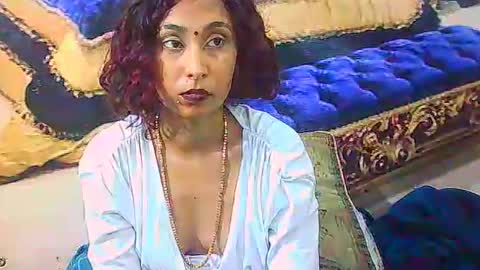 Snapshot of indiansexybutt4u2luv chatting on 07.10.26 indiansexybutt4u2luv online show from 07.10.26