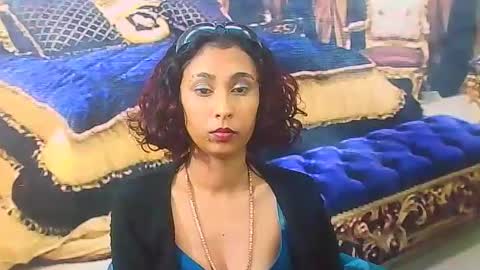 Snapshot of indiansexybutt4u2luv chatting on 07.11.26 indiansexybutt4u2luv online show from 07.11.26