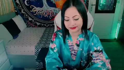 Snapshot of indica_me chatting on 04.21.26 indica_me online show from 04.21.26
